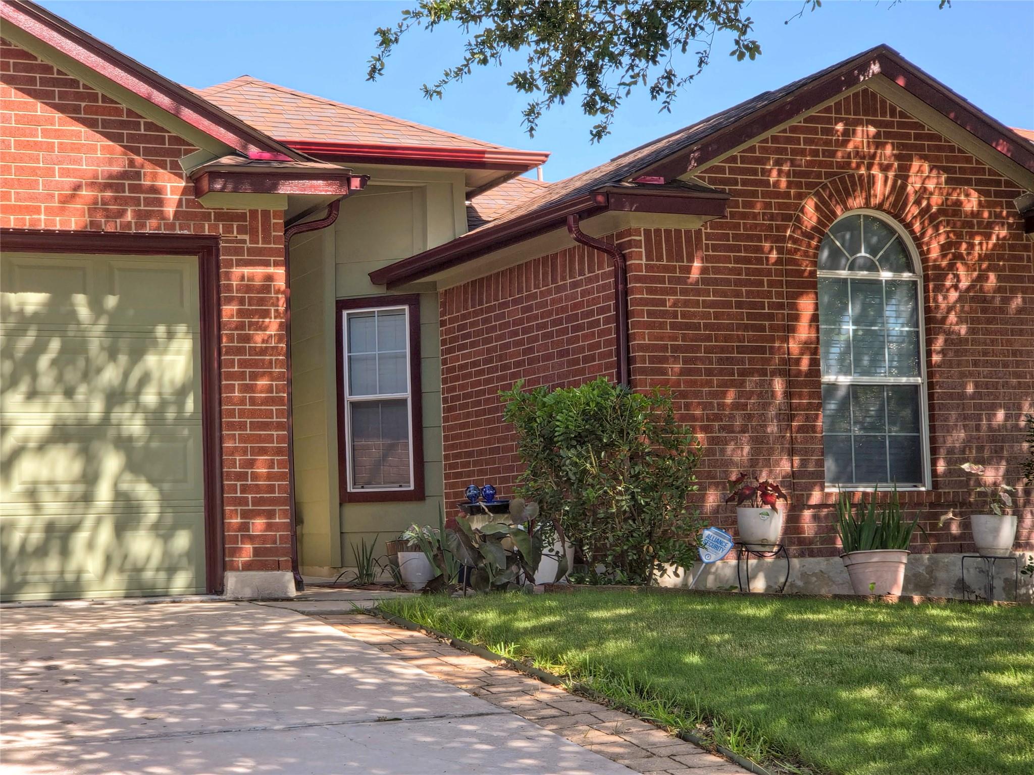 226 Lakemont DR