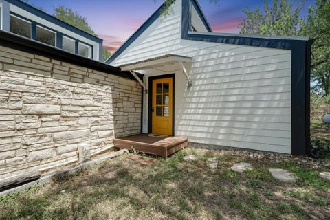 Photo of 150 Lakeview DR, Del Valle, TX 78617 (MLS # 5091542)