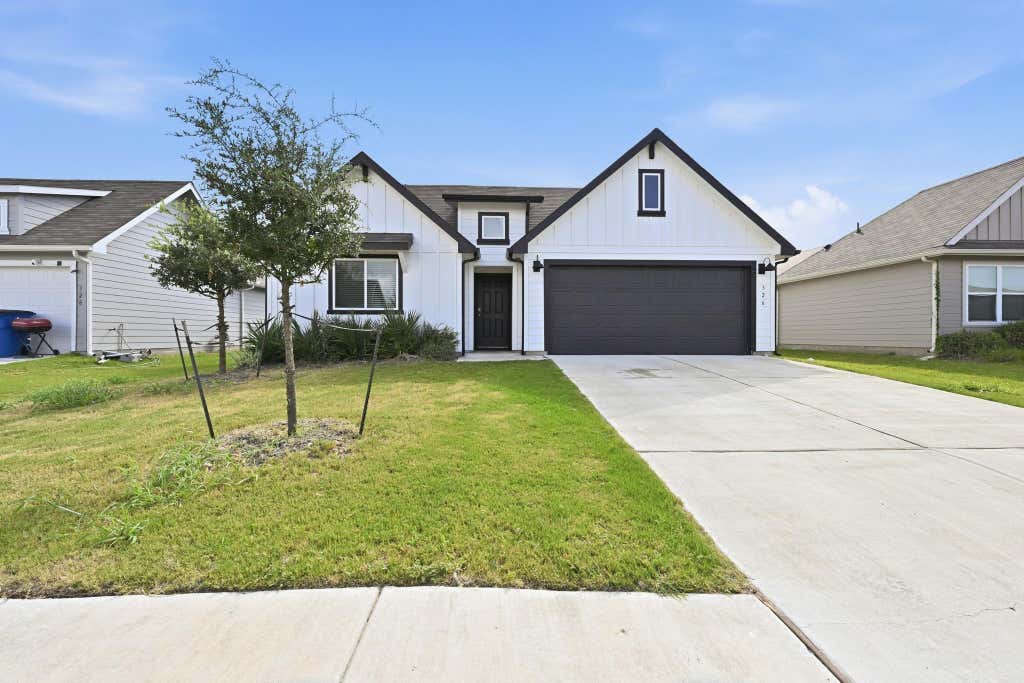 Photo of 326 N Richland DR, Lockhart, TX 78644 (MLS # 8761421)