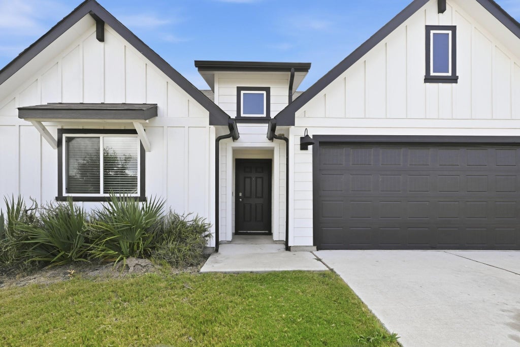 Photo of 326 N Richland DR, Lockhart, TX 78644 (MLS # 8761421)