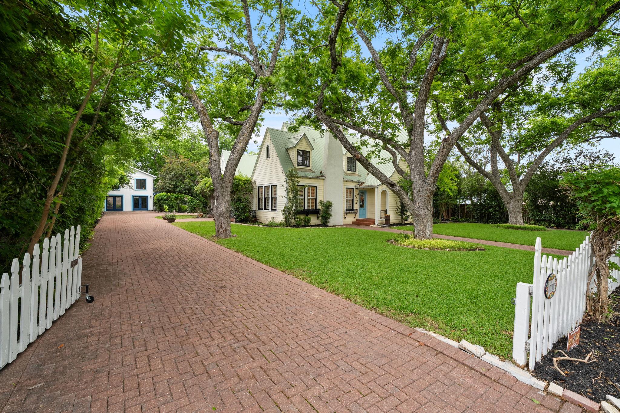 1310 E University Ave