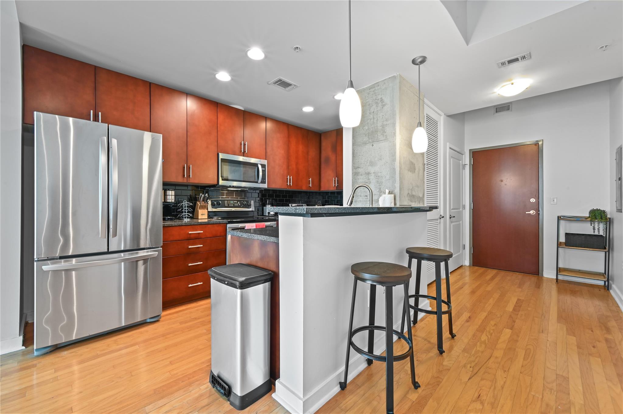 360 Nueces ST 2706