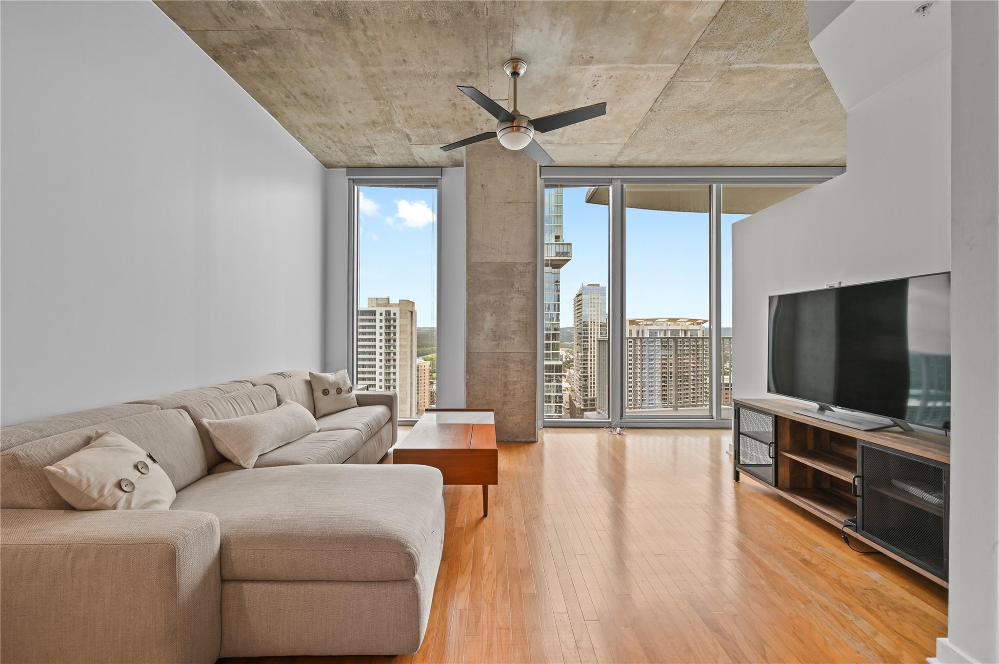 360 Nueces ST 2706