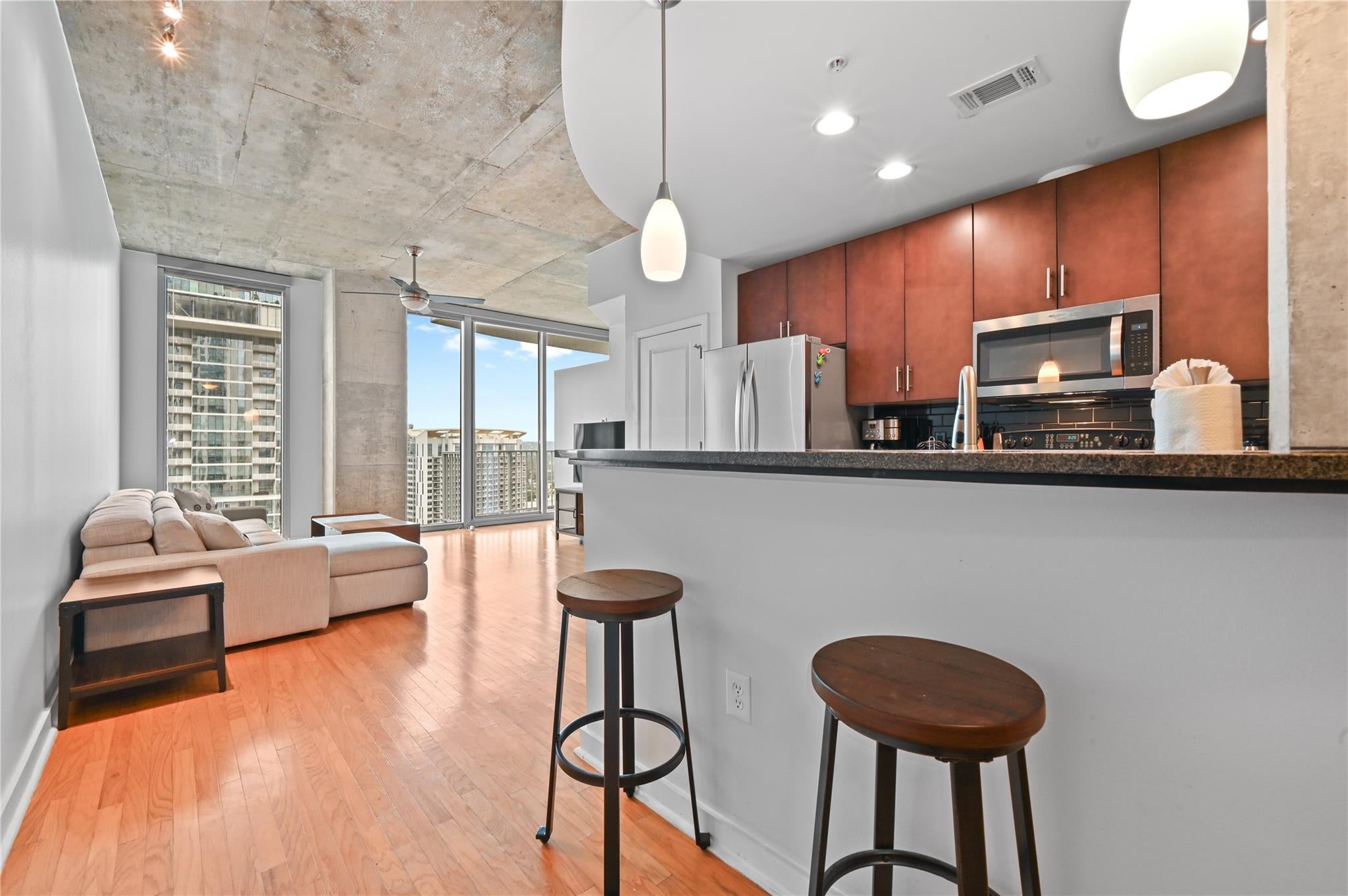 360 Nueces ST 2706