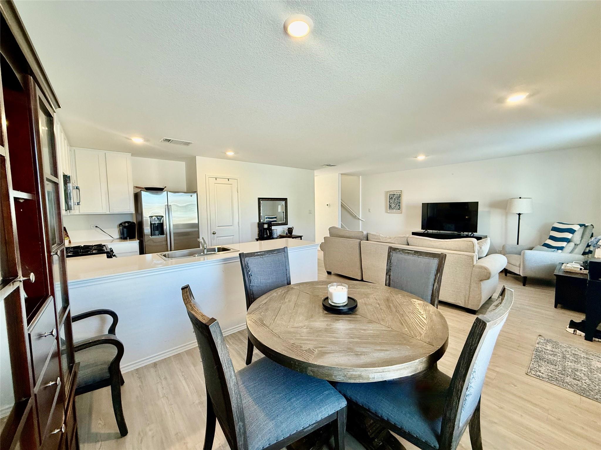 23521 Tiny Moons WAY