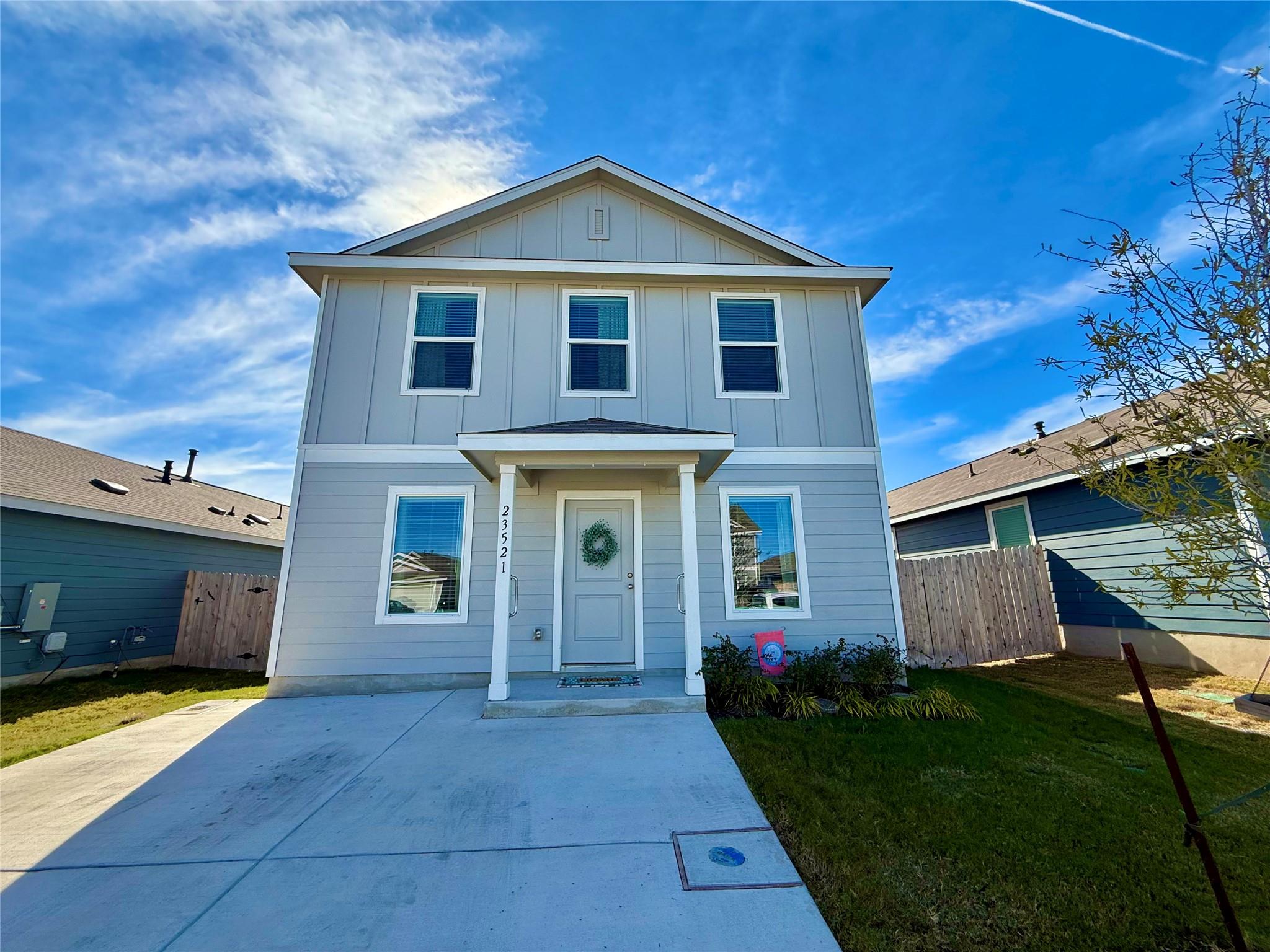 23521 Tiny Moons WAY