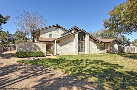 Photo of 106 Acapulco CT, Lakeway, TX 78734 (MLS # 5015390)