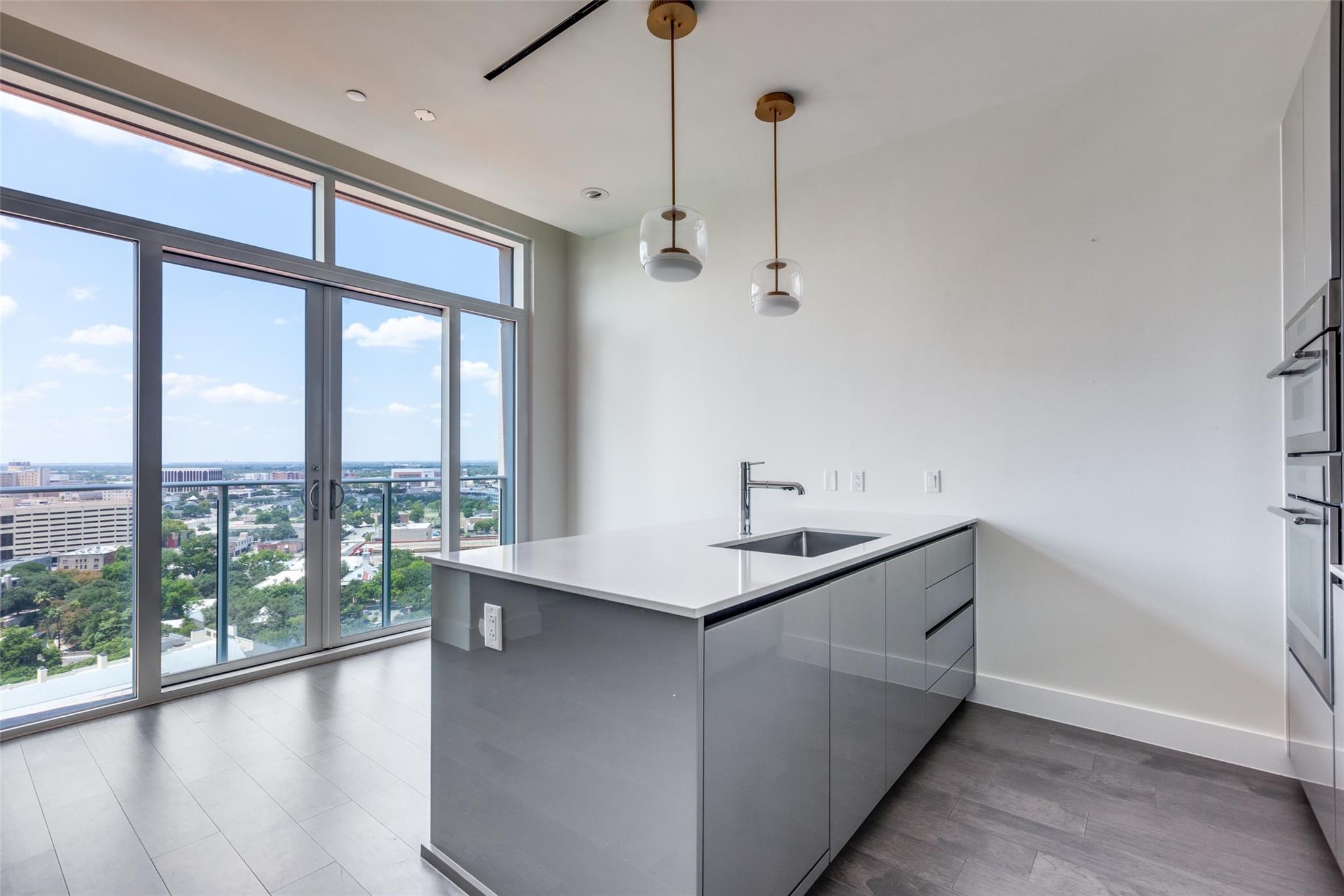 123 Lexington Ave 1408