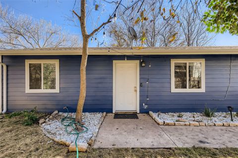 Photo of 6108 Calmar CV #B, Austin, TX 78721 (MLS # 4811729)