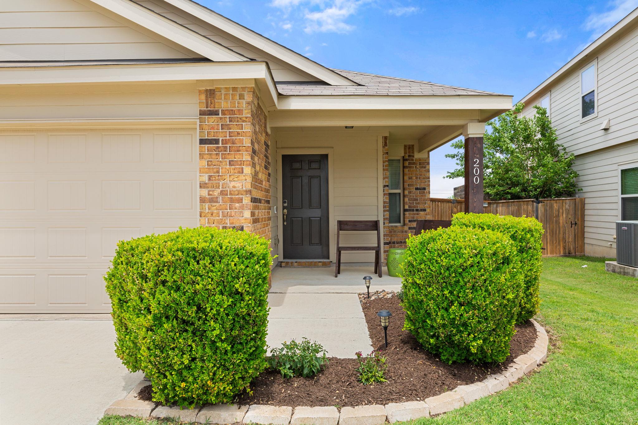 200 Circle WAY 8E