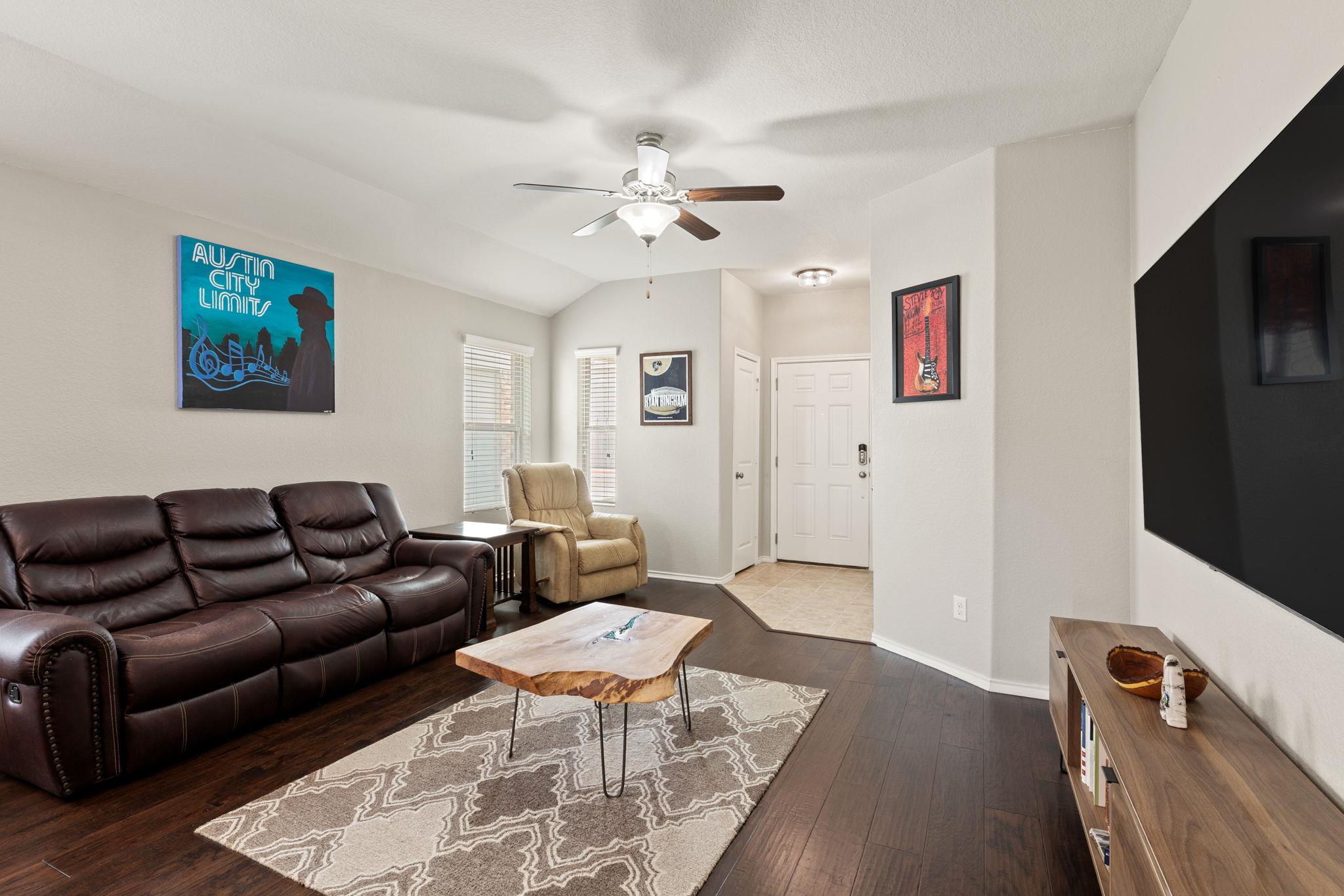 200 Circle WAY 8E