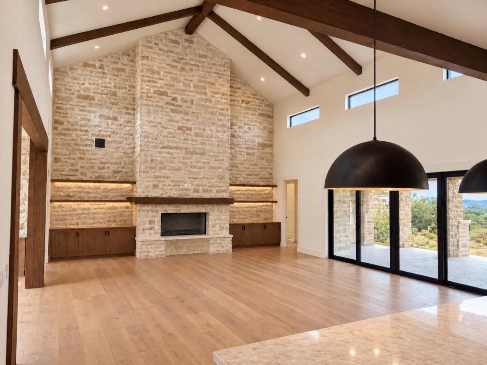 682 Evergreen CIR