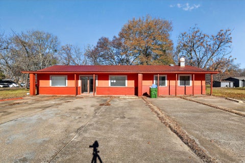 Photo of 708 W 8th ST, Hearne, TX 77859 (MLS # 1882577)