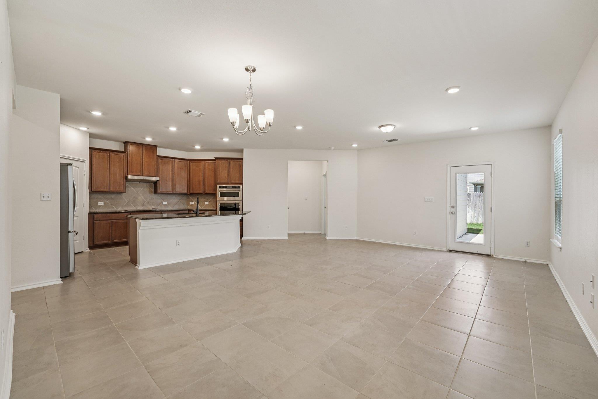 1123 Aronia LN