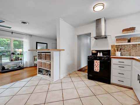 Tiny photo for 5700 Avenue G, Austin, TX 78752 (MLS # 7984570)