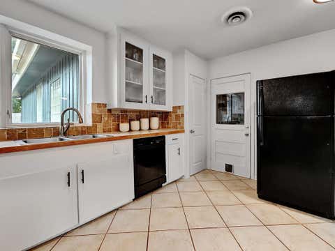 Tiny photo for 5700 Avenue G, Austin, TX 78752 (MLS # 7984570)