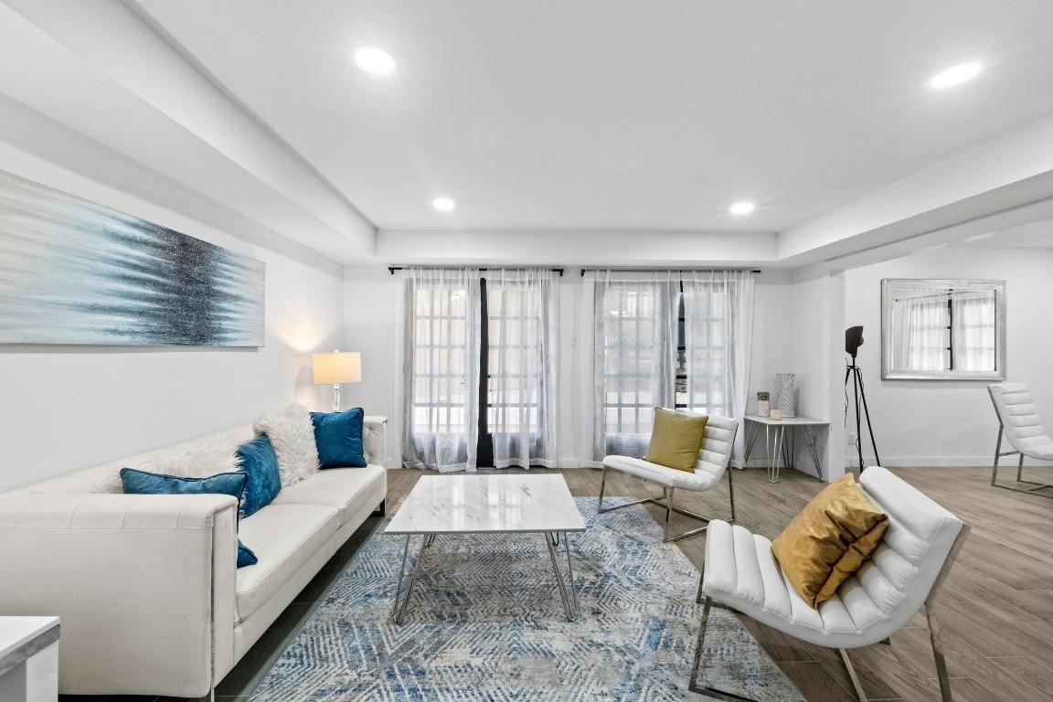 3520 Highland View DR