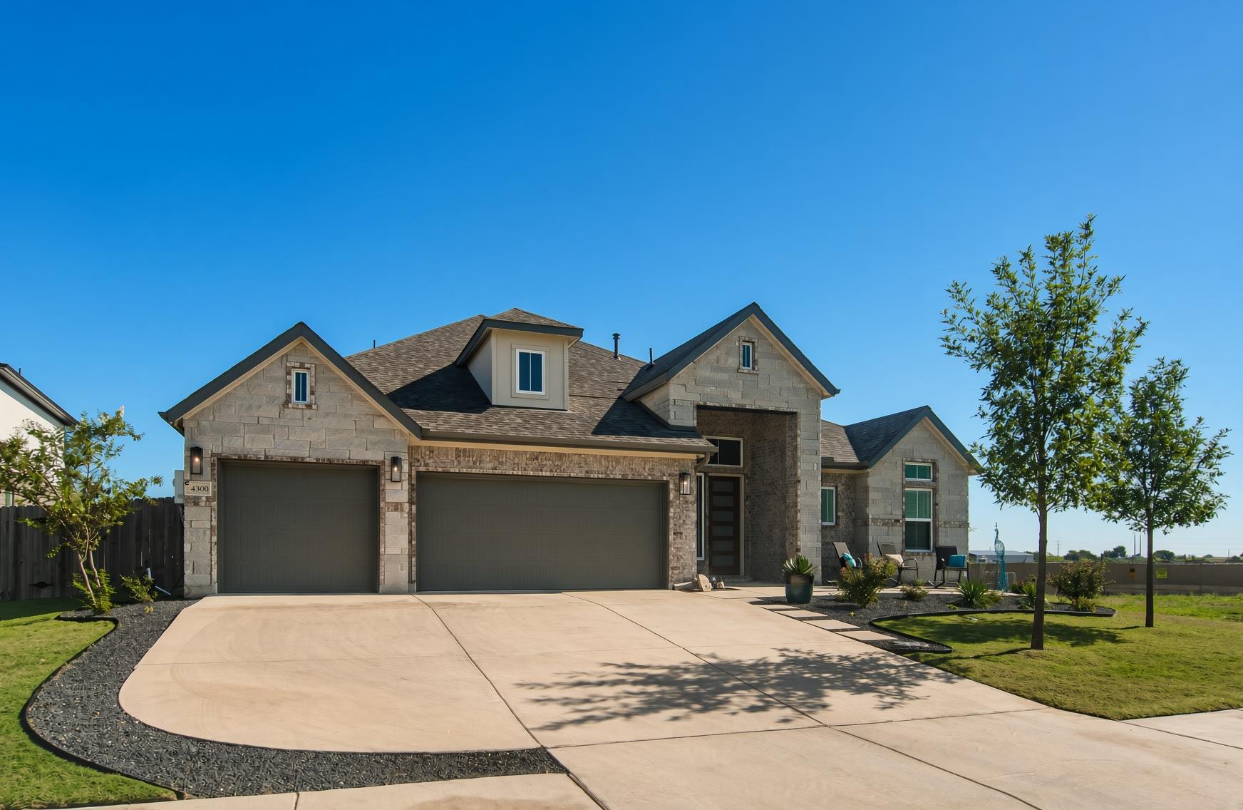 4300 Boyington DR