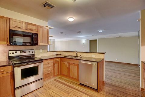 Tiny photo for 40 N Interstate 35 EXPY #2C2, Austin, TX 78701 (MLS # 5979477)