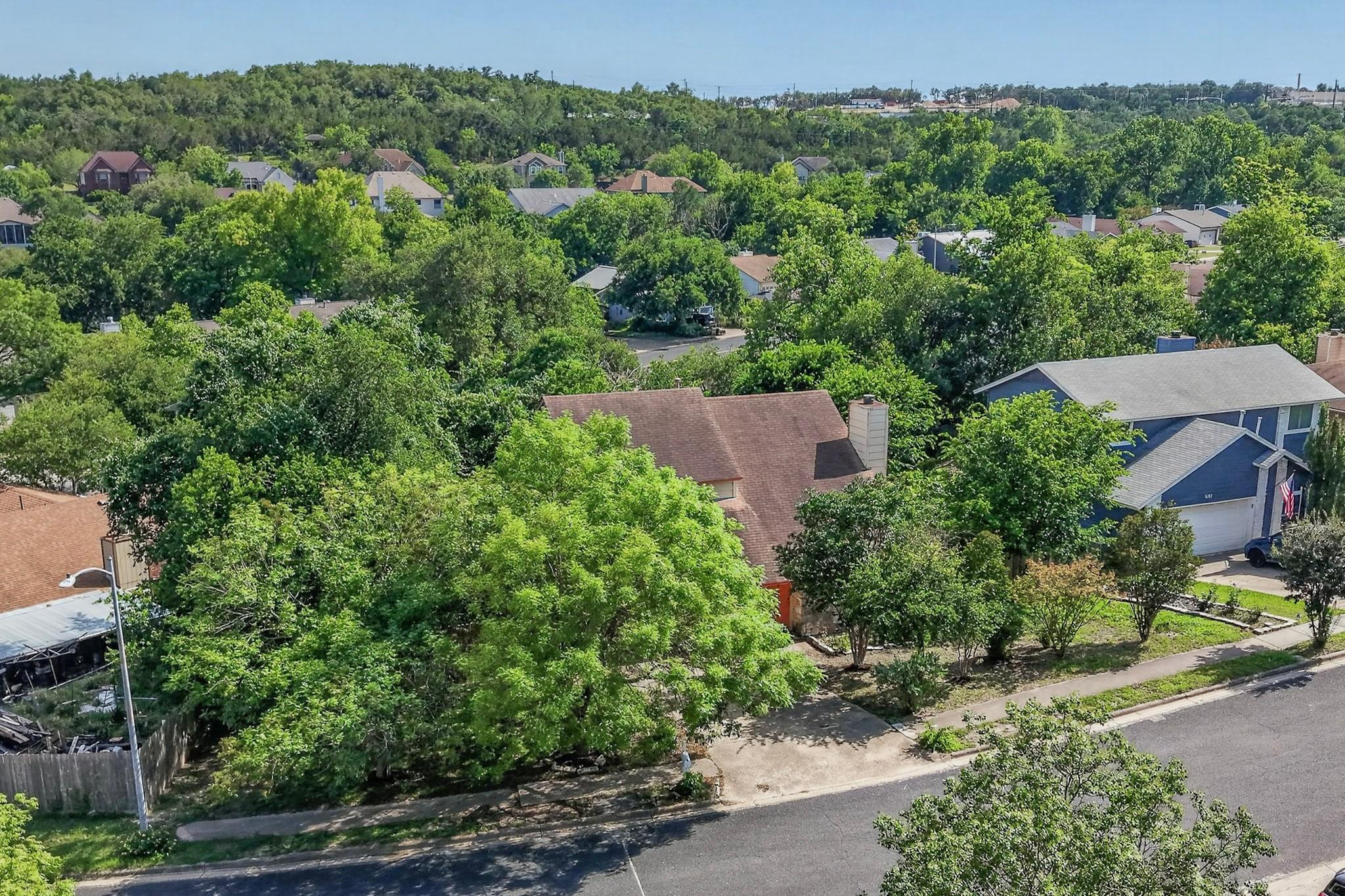 8211 Gallatin DR