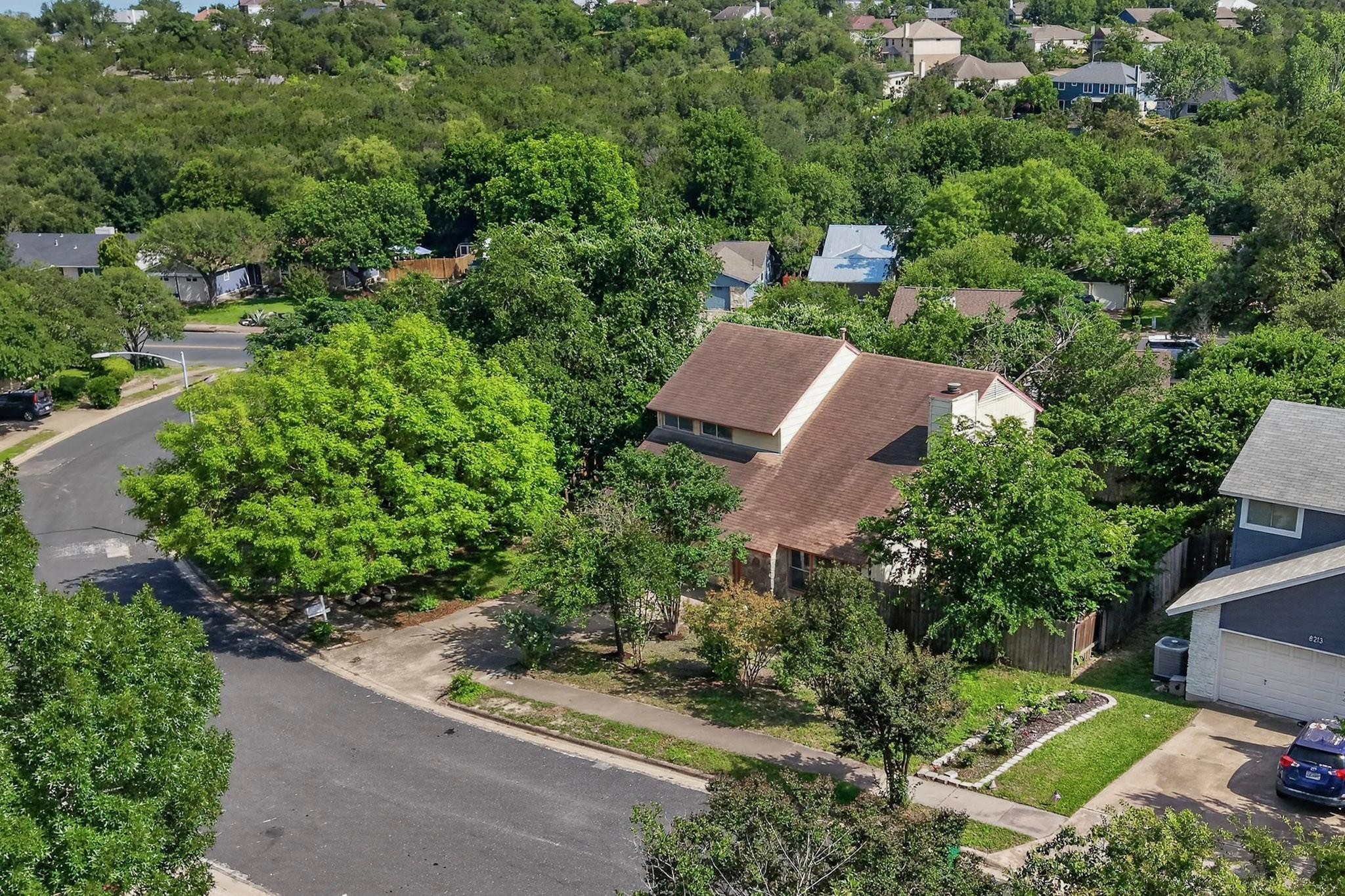 8211 Gallatin DR