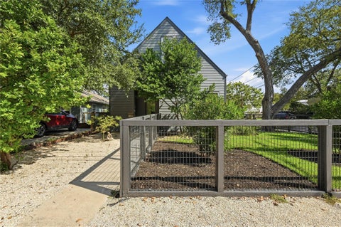 Tiny photo for 510 El Paso ST #A, Austin, TX 78704 (MLS # 6387694)