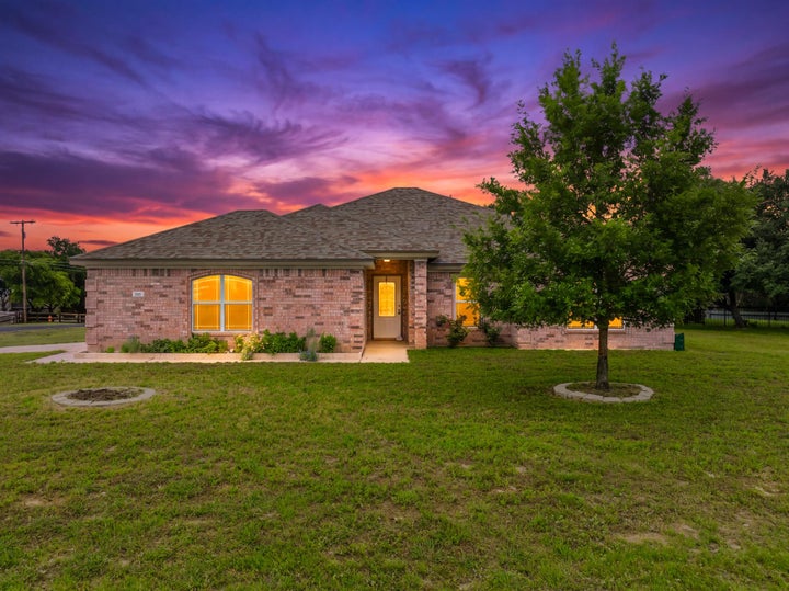 Photo 1 of 40 — 103 Bobcat, Kempner, TX 76539
