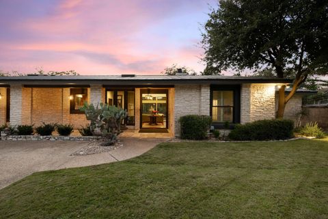 Tiny photo for 927 Challenger, Lakeway, TX 78734 (MLS # 2531386)