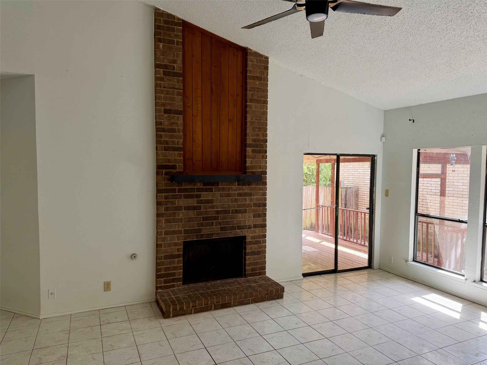7122 Valley Trails