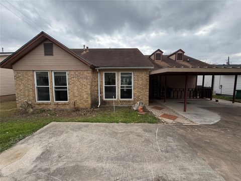 5609 Porsche LN Austin TX 78749