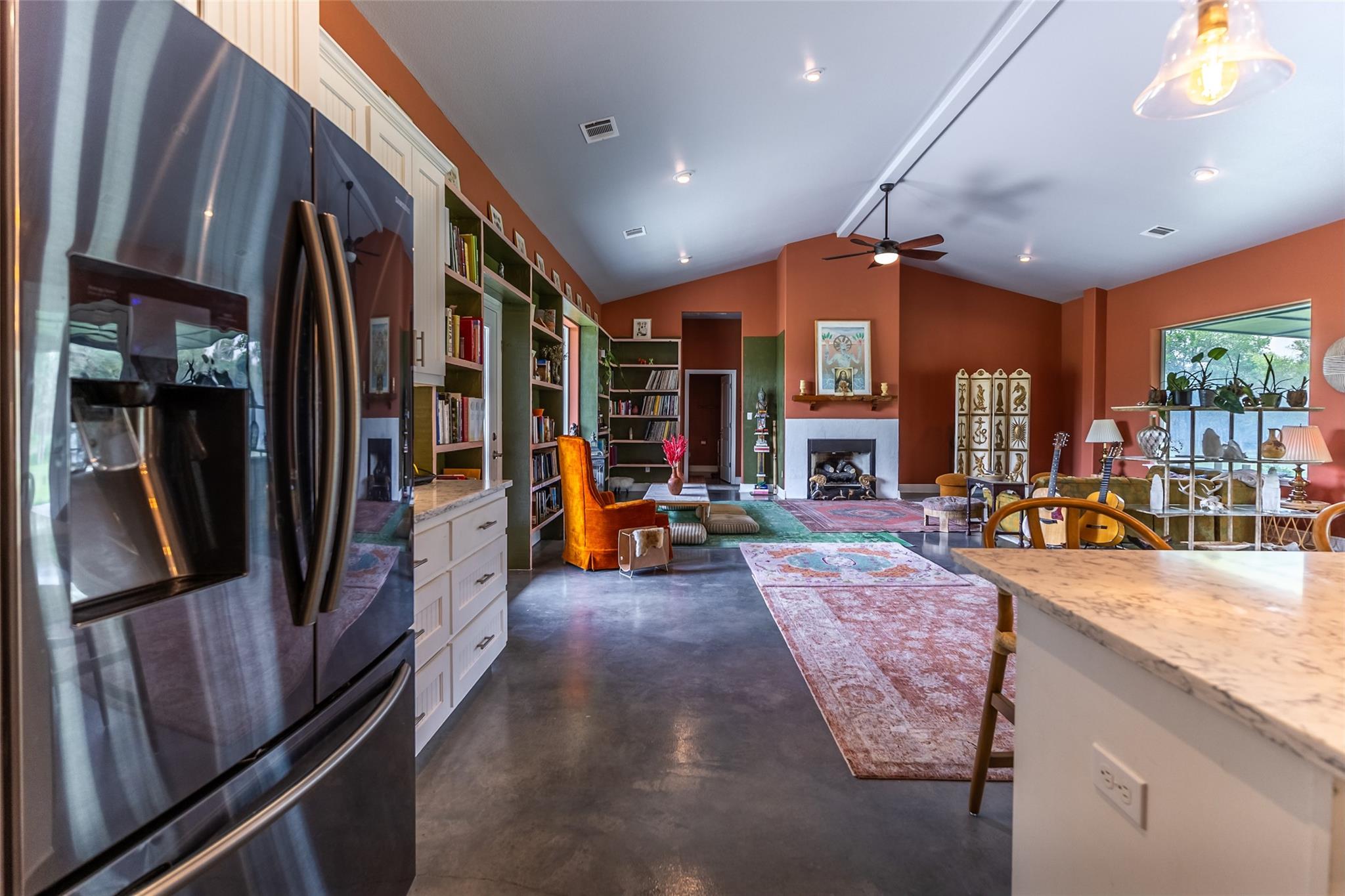 4082 Old Colony Line RD