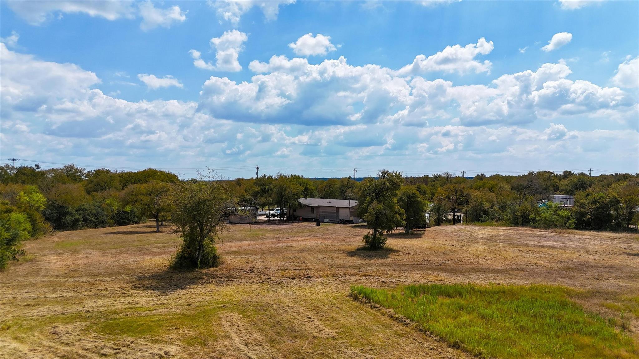 8106 WOLF LN