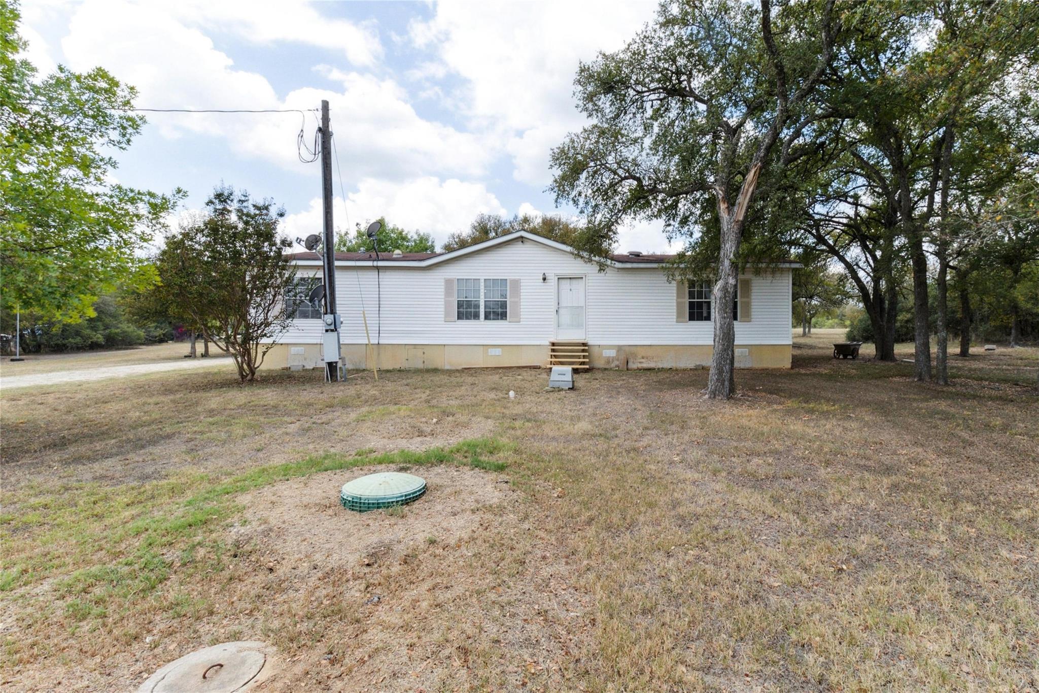 8106 WOLF LN
