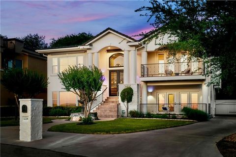 Photo of 1228 Challenger, Lakeway, TX 78734 (MLS # 9586166)