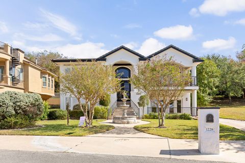 Photo of 1228 Challenger, Lakeway, TX 78734 (MLS # 9586166)