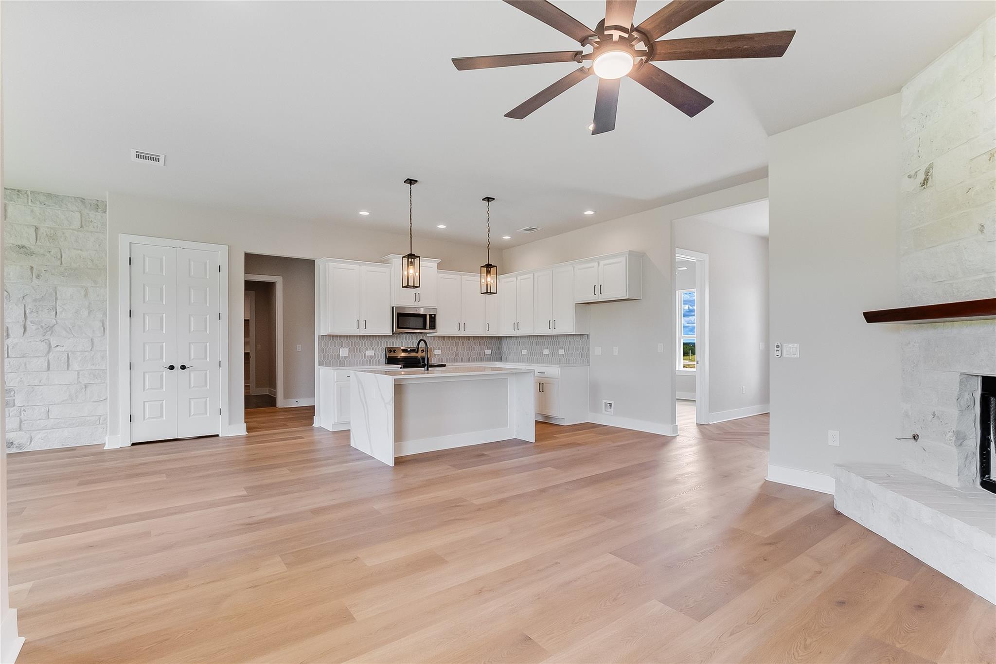 130 Draper LN