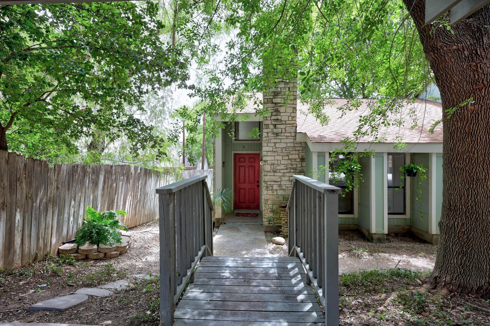 500 Hesters Crossing RD 411