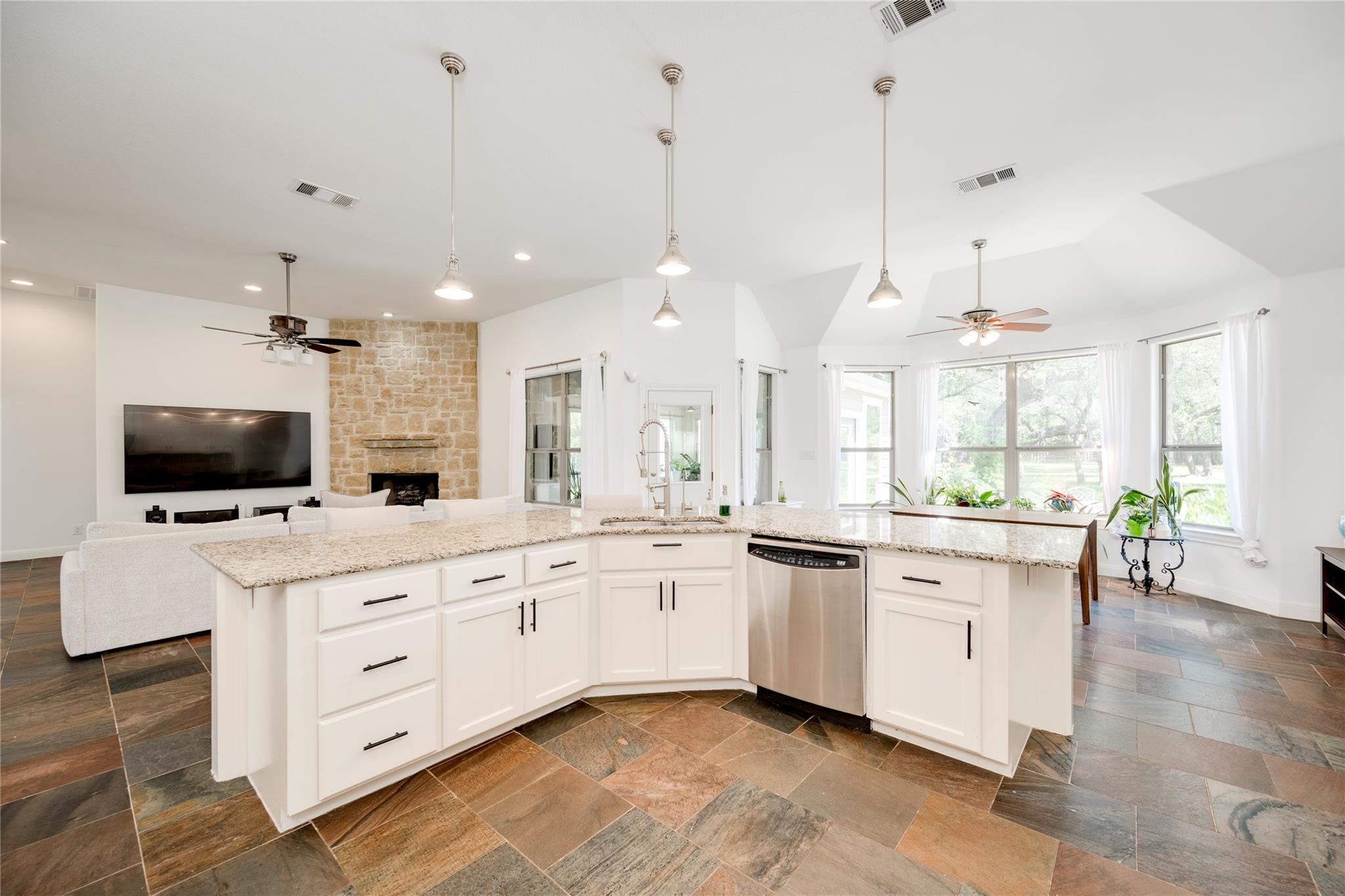 1005 Cedar Park DR
