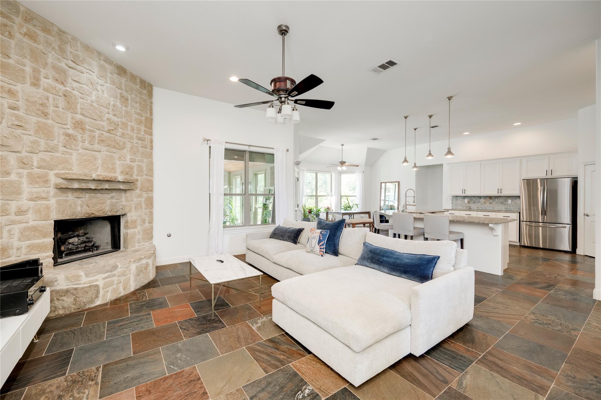 1005 Cedar Park DR