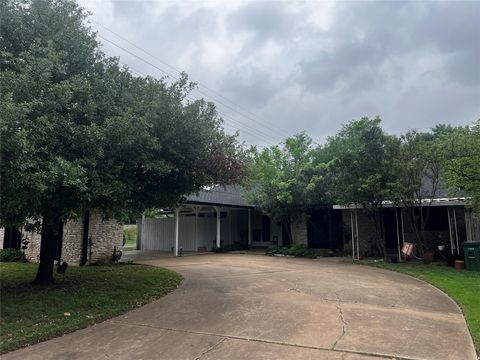 3306 Mcelroy DR Austin TX 78757