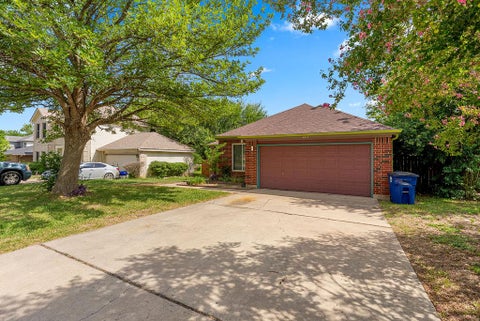 Photo of 2215 Patsy PKWY, Austin, TX 78744 (MLS # 3654891)