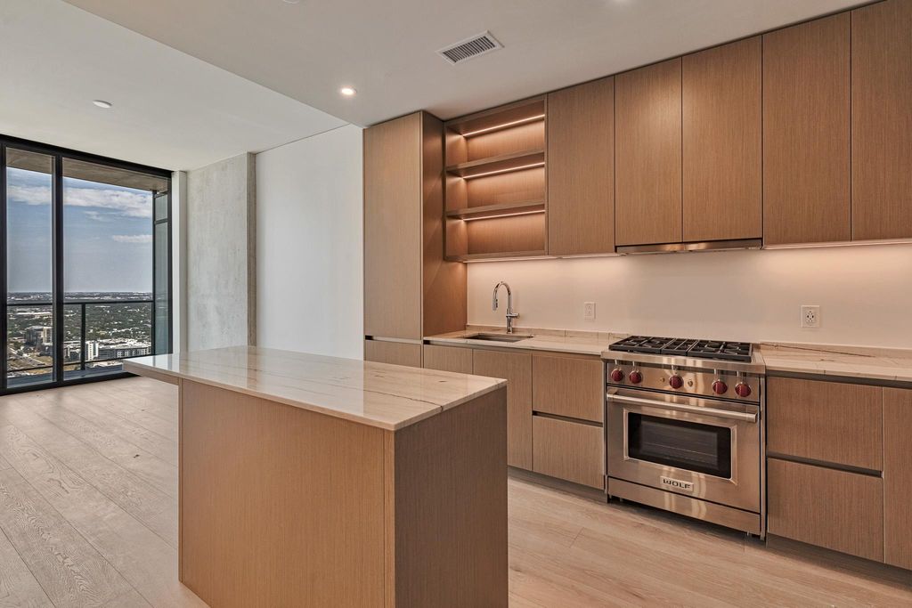 Photo for 610 Davis ST #4406, Austin, TX 78701 (MLS # 4455265)