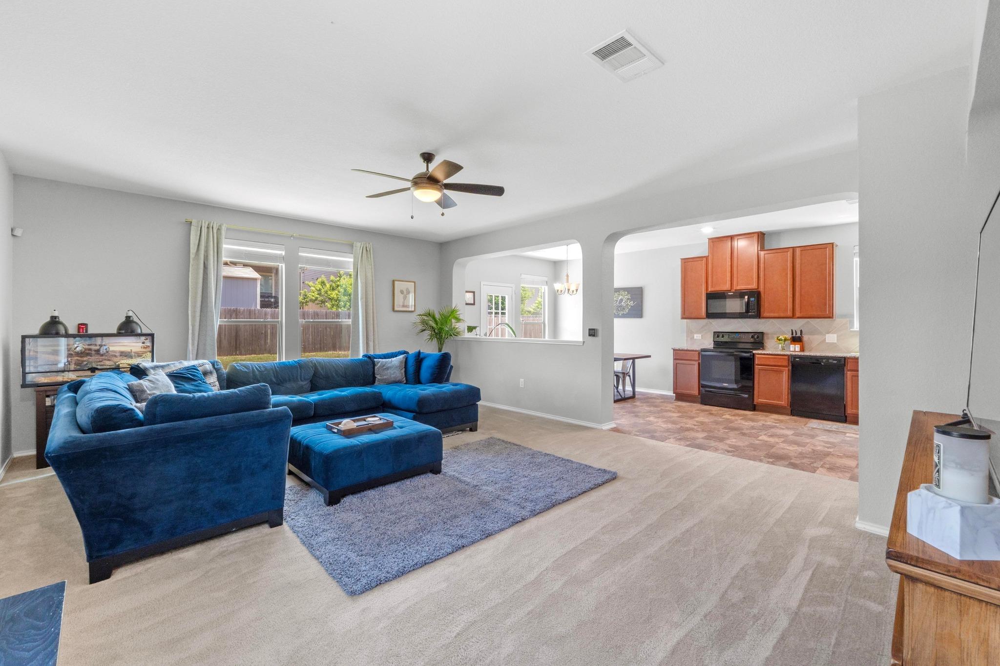 806 Sawbuck DR