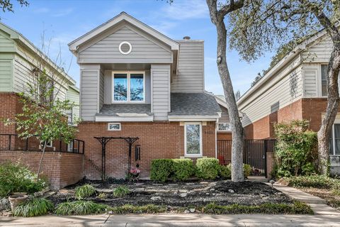 Photo of 5622 Parade RDG, Austin, TX 78731 (MLS # 5110870)