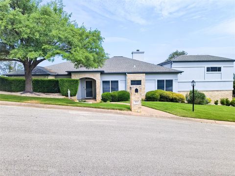 Photo of 102 Paragon CT, Lakeway, TX 78734 (MLS # 2871371)