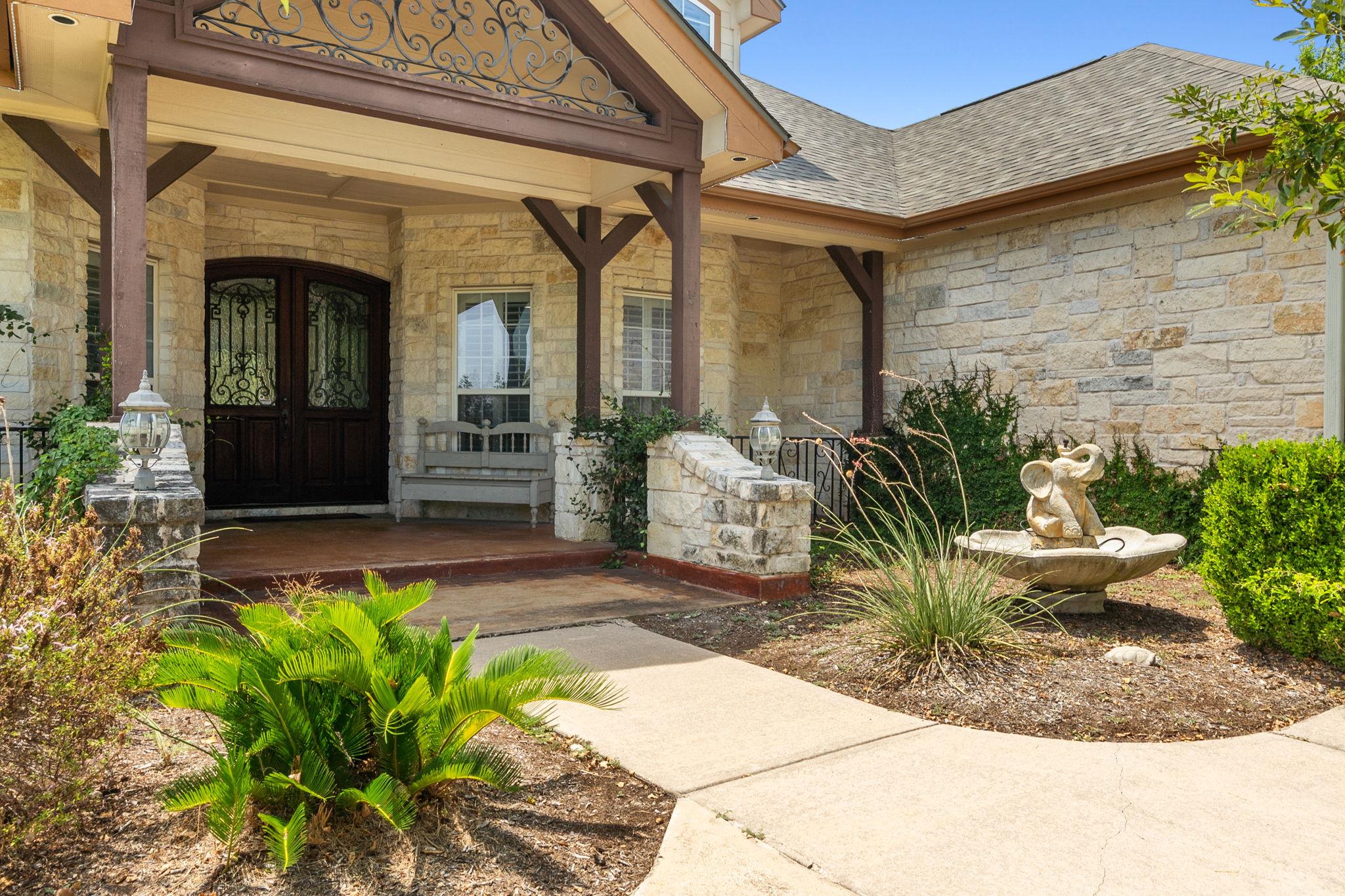 218 Courtnees WAY