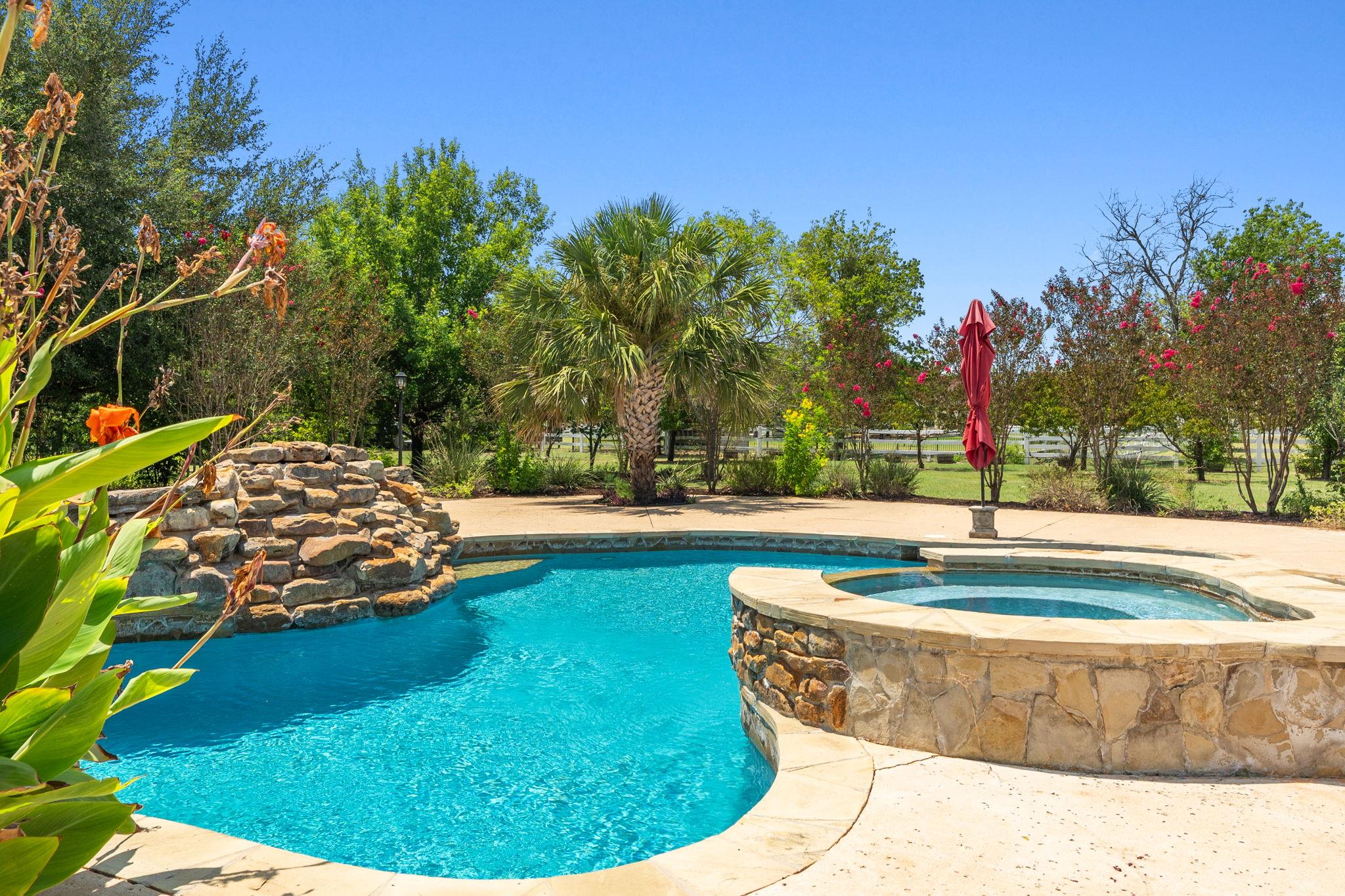218 Courtnees WAY