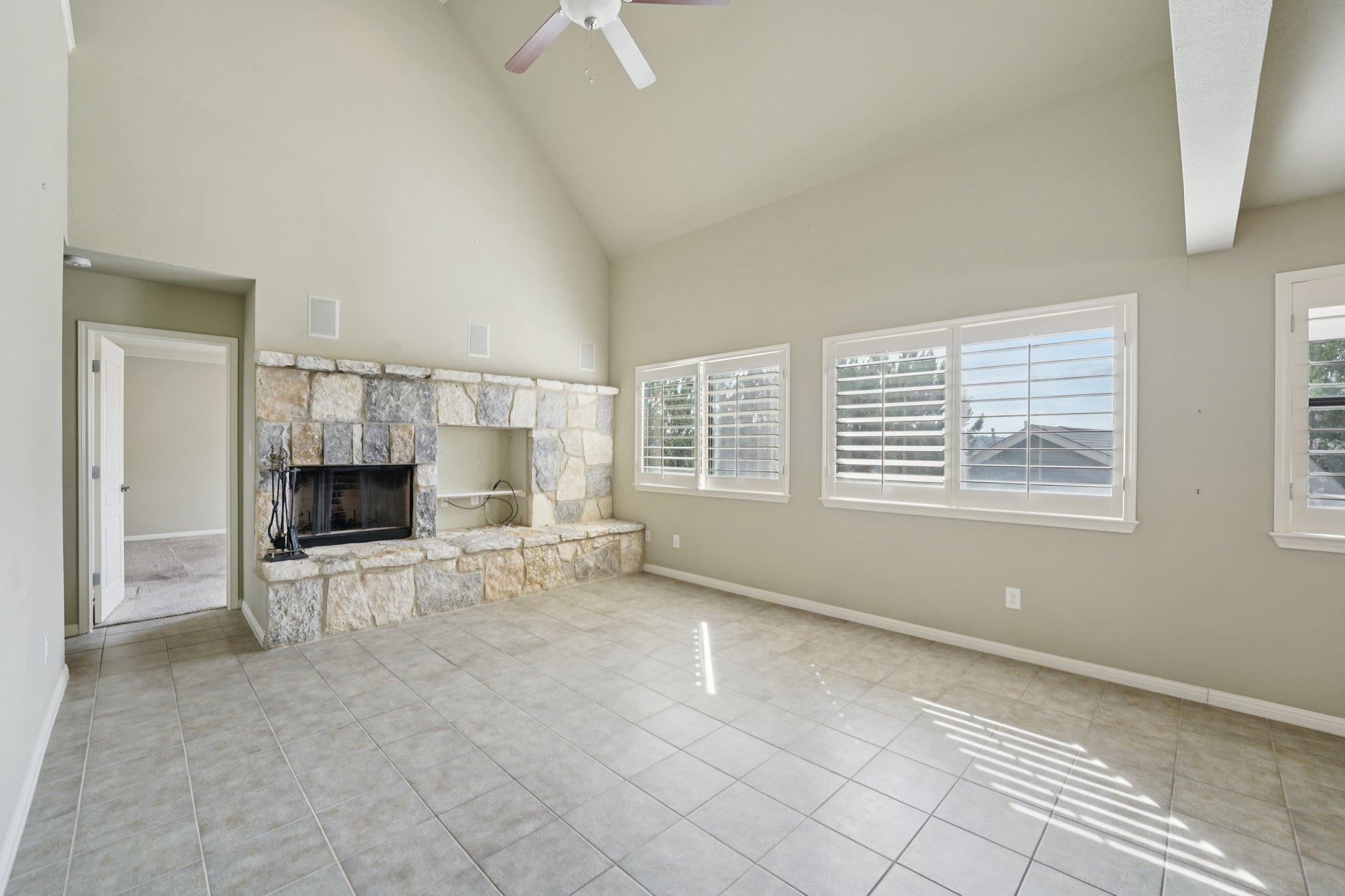 7605 Sleepy Hollow LN