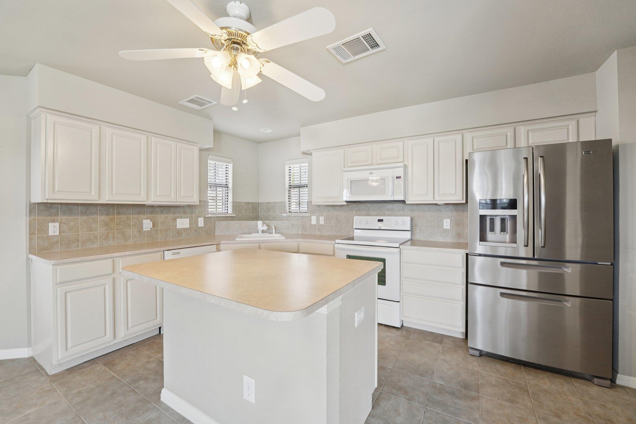 7605 Sleepy Hollow LN