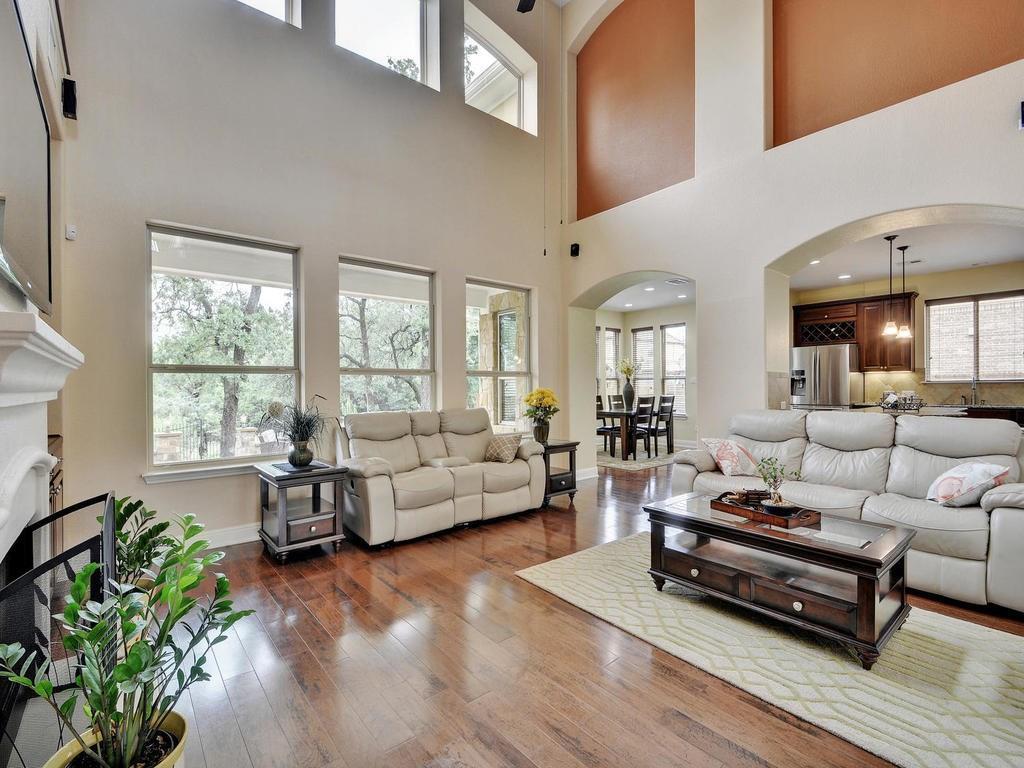 3904 Avery Woods LN